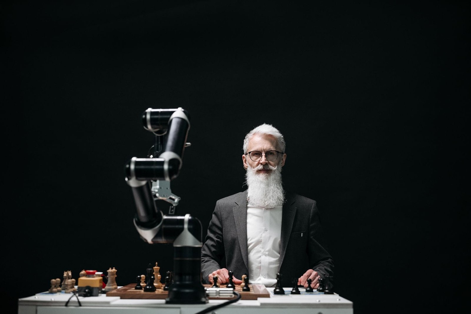 AI vs Human: Which Content Strategy Builds Authority Faster?